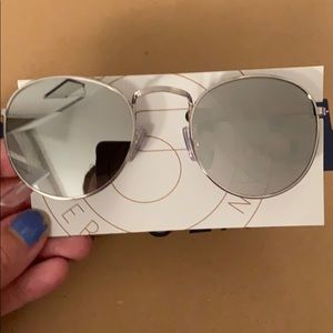 Round silver sunglasses urban outfitters